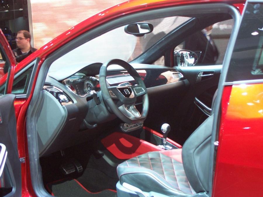  Seat SportCoupe Bocanegra 2008 года  (фото 8 из 15)